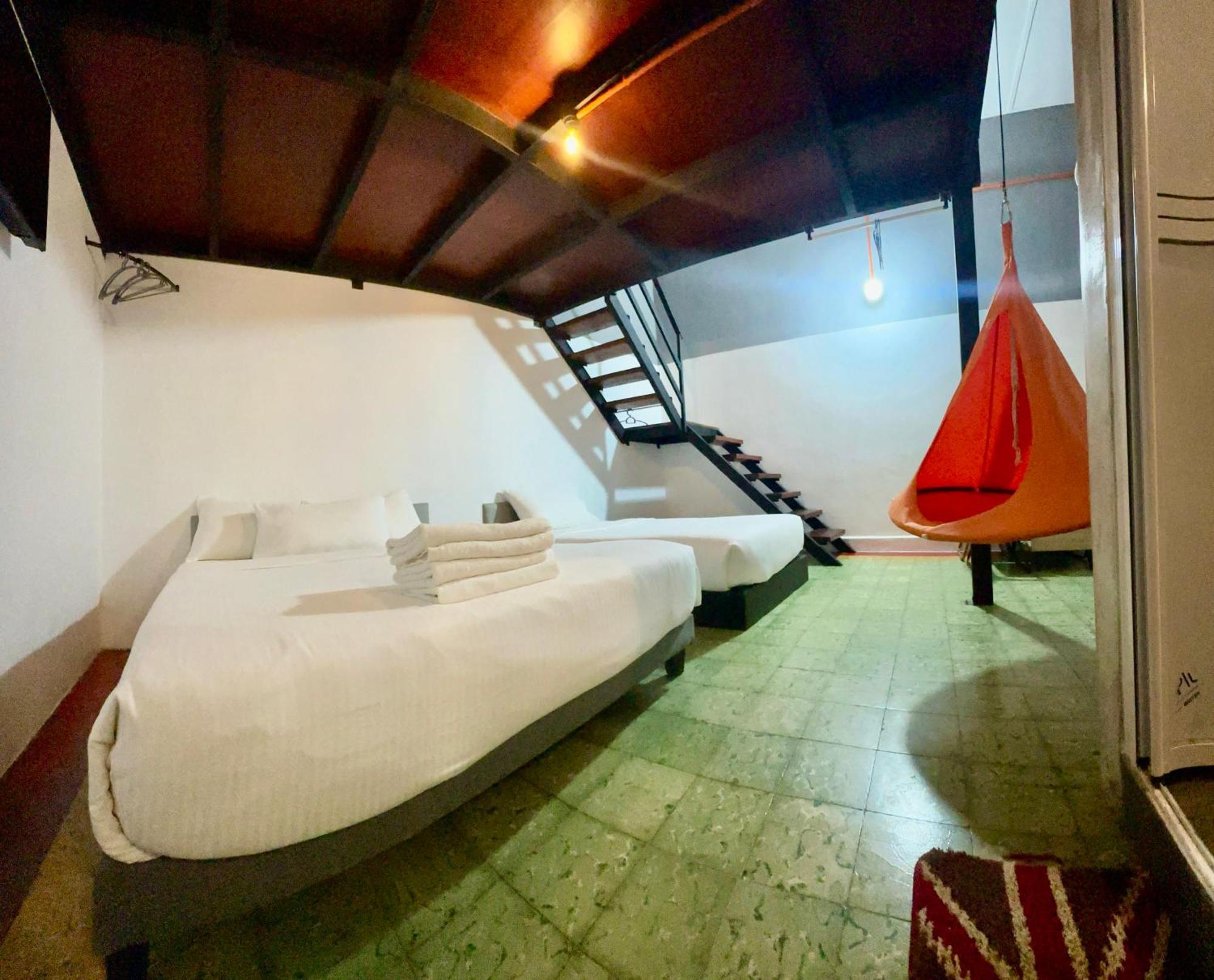 Ardour Lodge "A" Wing Танджунг-Бунга Экстерьер фото
